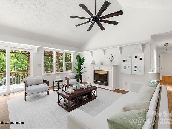 5th image of 315 Woody Cir