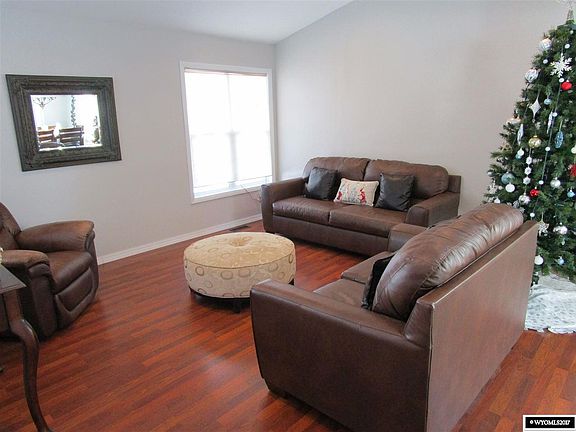 4th image of 1045 Chugwater Dr