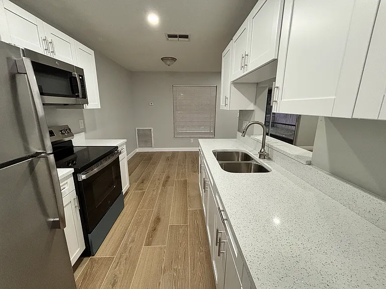 14025 Village View Dr — Photo 16