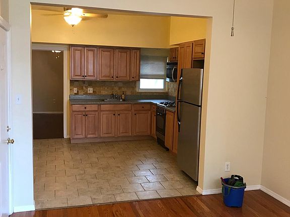 4th image of 1322 Jackson St Floor 1