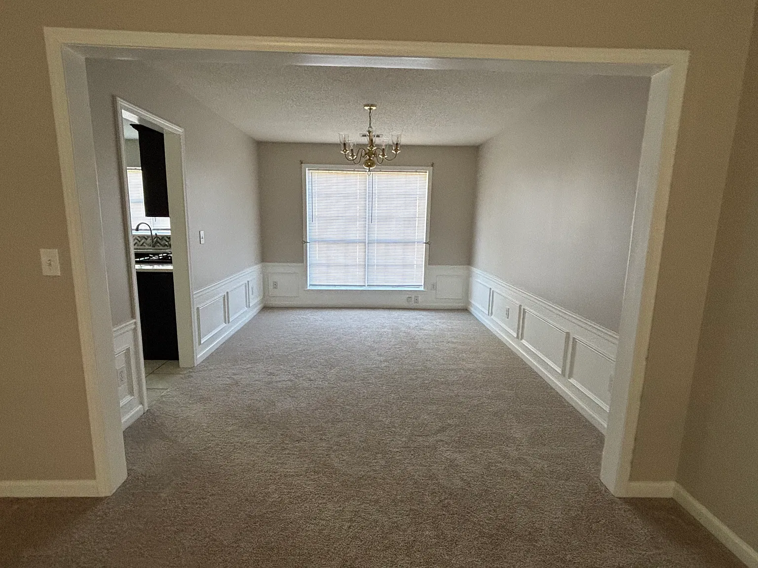 4 bed, 2164 sqft, $2,895 — Photo 2