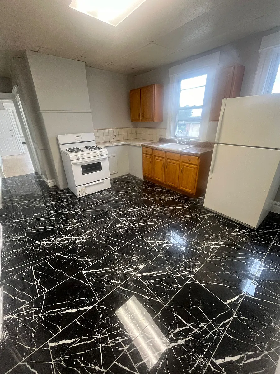 Photo 2 of 15 - 535 21st St #2 - Irvington, NJ Building Photo - 535 21st St #2