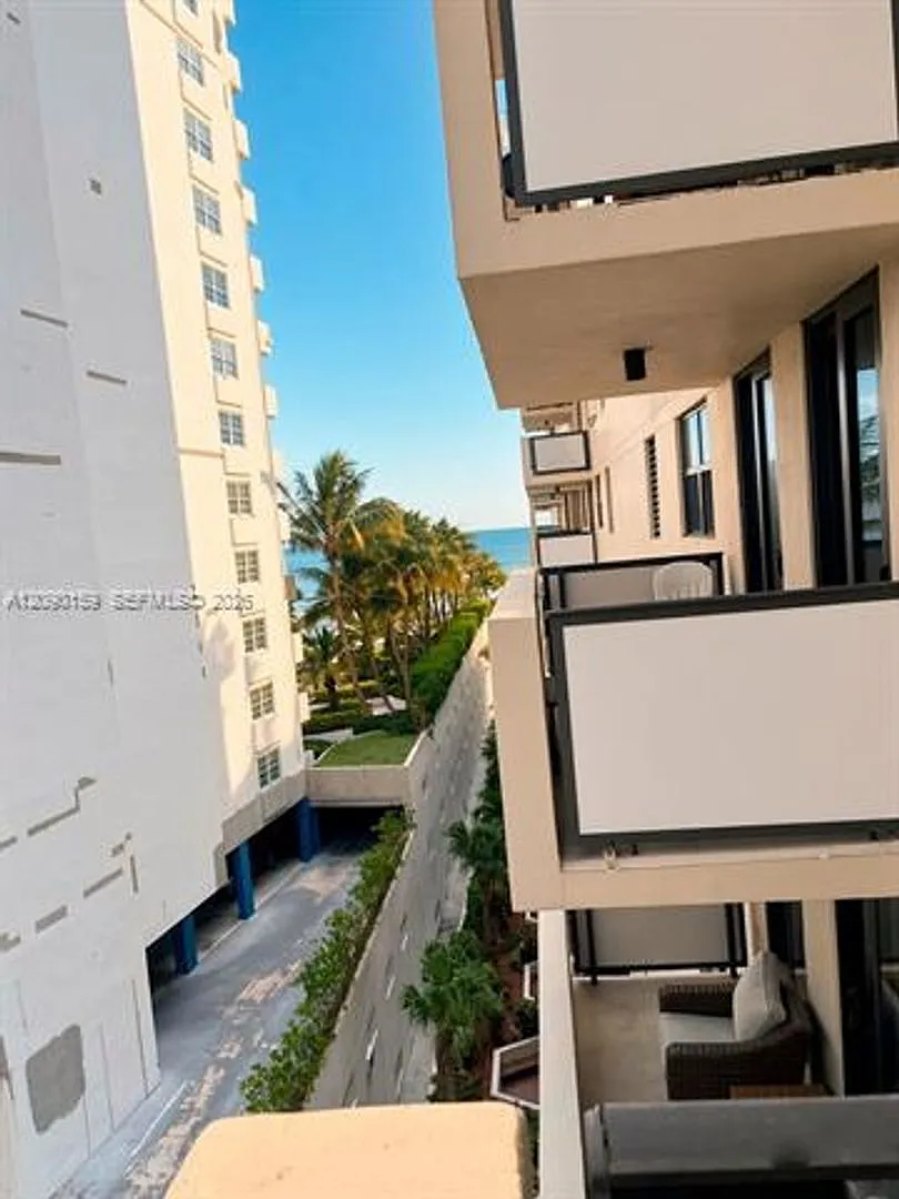 1621 Collins Avenue Cu — Photo 3