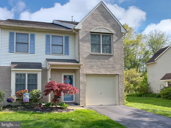 5 Dorset Dr, Medford, NJ 08055