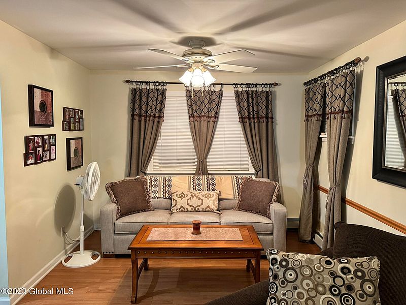 4th image of 117 Breslin Avenue