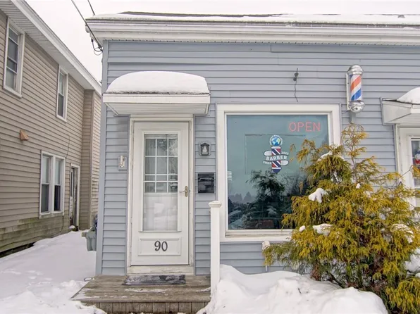 86 Main St, New York Mills, NY 13417