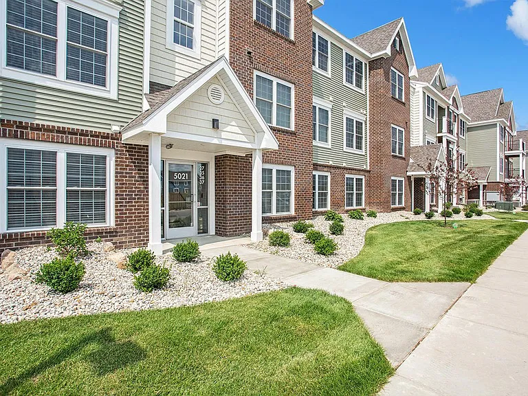 Meadowbrooke Apartment Homes — Photo 138