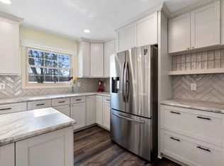 14955 W Fenway Dr, New Berlin, WI 53151