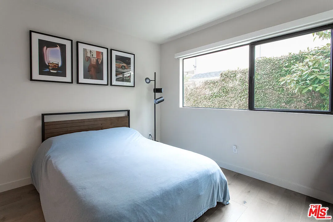 3 bed, 3.5 bath, 1703 sqft, $5,200 — Photo 4