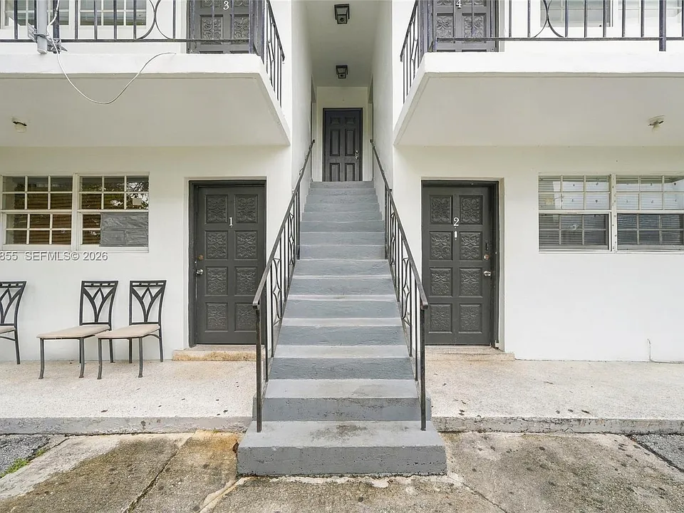 219 NW 10th Ave #3