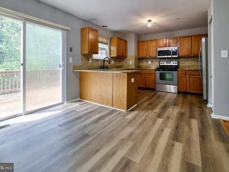 30 Flaxleaf Ct — Photo 8