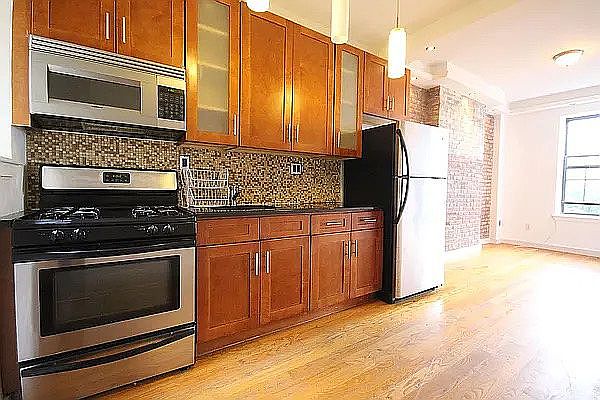 1st image of 425 E 12th St #1A