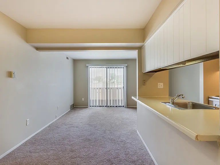 55 Suzanne Dr — Photo 52