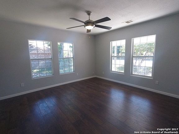 5th image of 3630 Commercial Ave