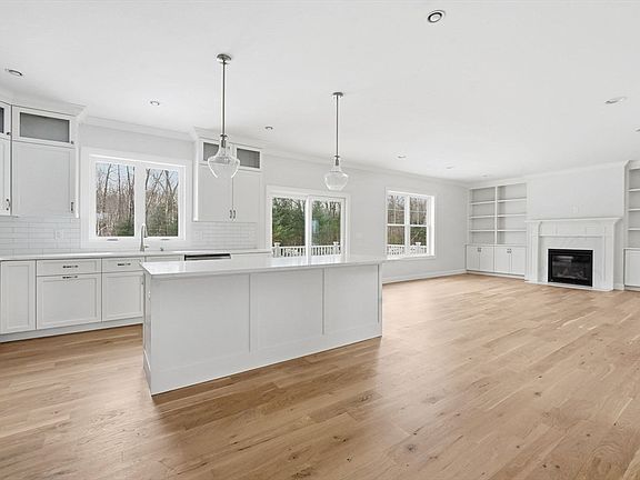 3rd image of 37 Balsam Hill Rd