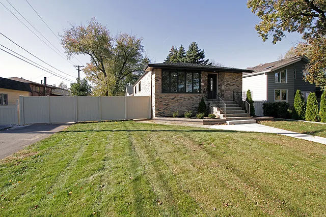 10650 S 82nd Ave photo 1