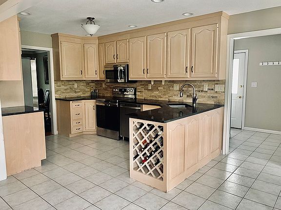3rd image of 25 Minnie Ln