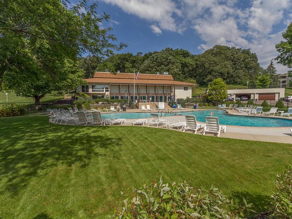Outdoor Pool Complex