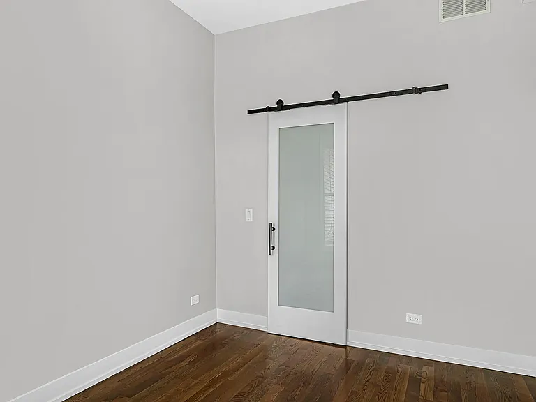 721 W Melrose St #3R — Photo 11