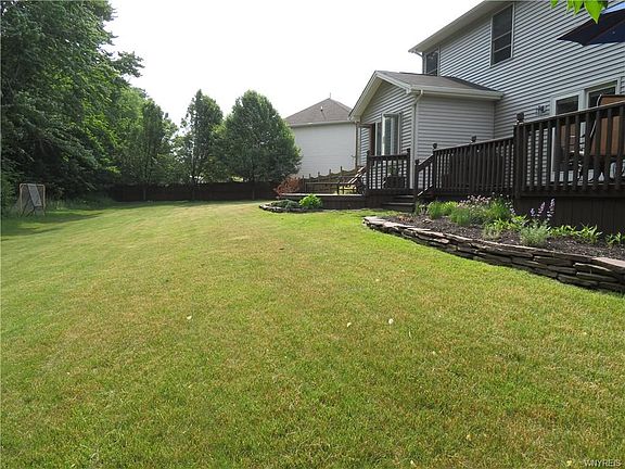 3rd image of 2345 Winterberry Dr