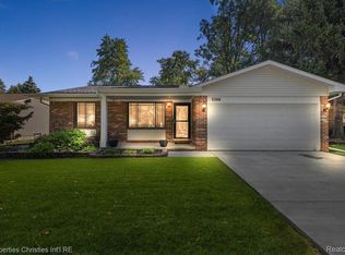 3360 Wolverine Dr, Troy, MI