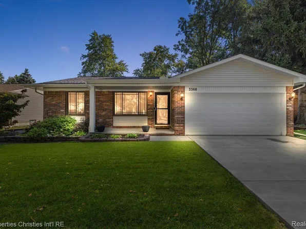 3360 Wolverine Dr, Troy, MI 48083