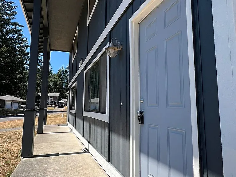 1421 Lapush Way NE #B — Photo 2