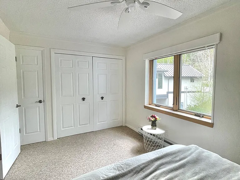 425 Park Cir #1 — Photo 9