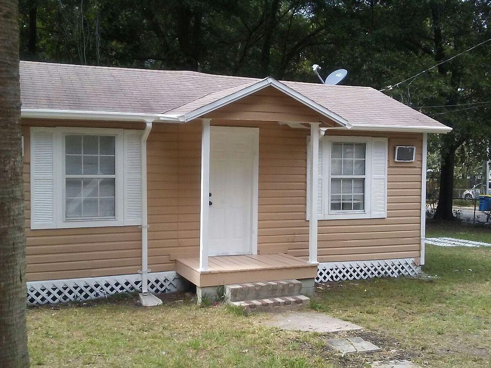 1st image of 364 Lamson St