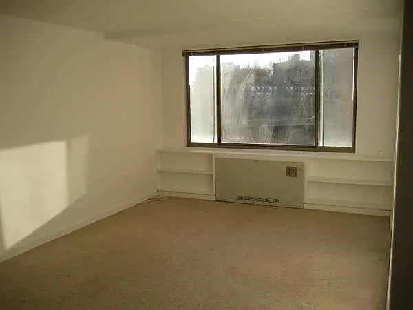 Studio, 369 sqft, $1,590 — Photo 3