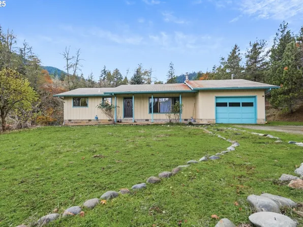 2100 Boyer Rd, Riddle, OR 97469