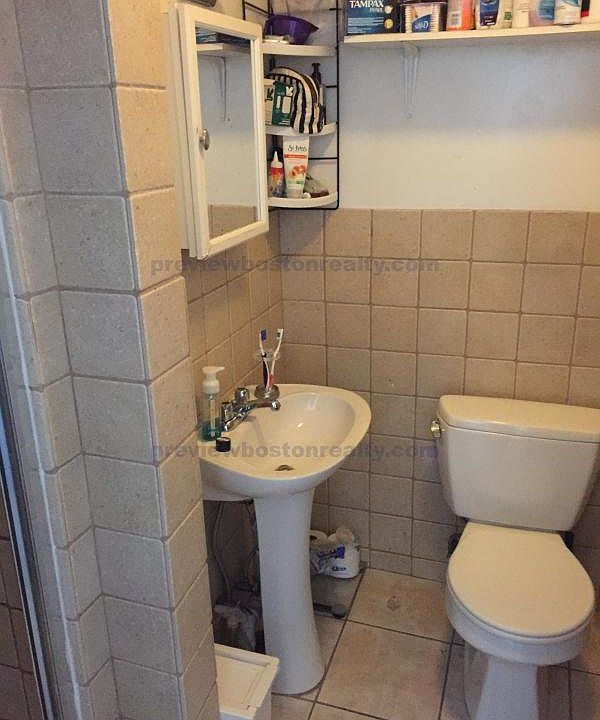 2nd image of 37 Cooper St #L2