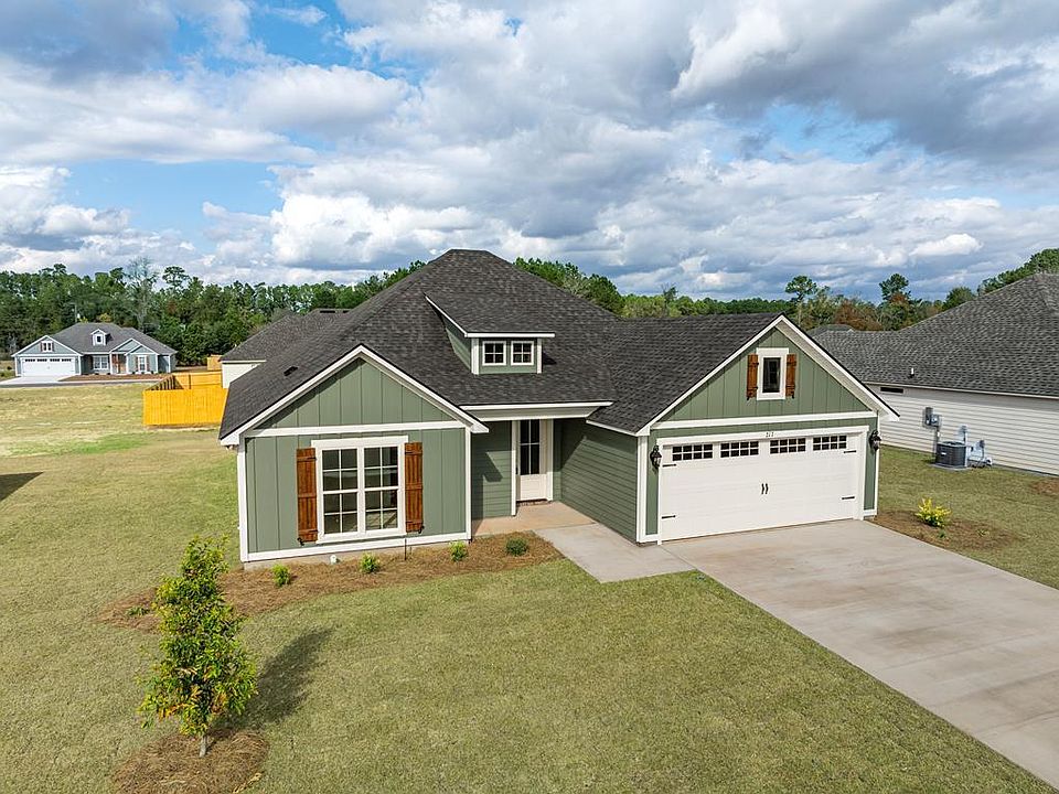 1st image of 217 Barry Field Cres