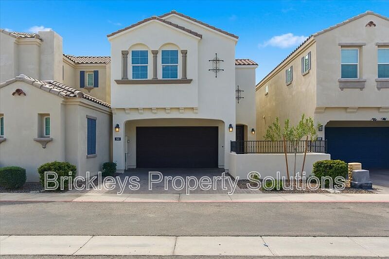 1st image of 265 E Balsam Dr