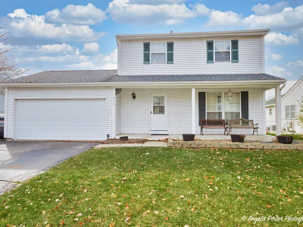 1017 Wembley Dr, Island Lake, IL 60042