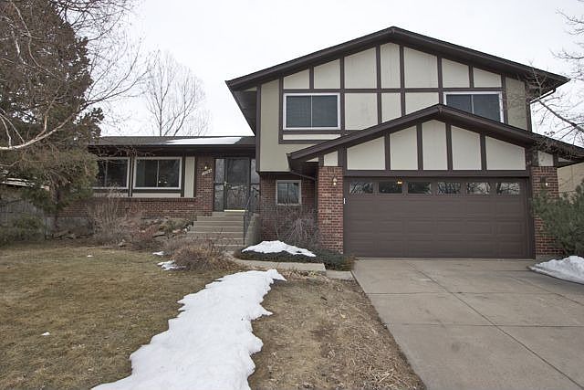 Front view of home.