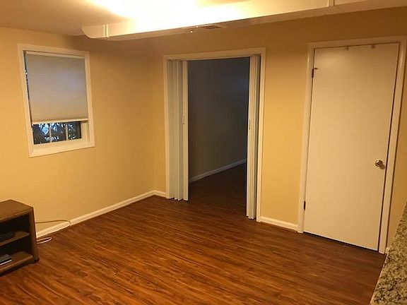 5th image of 1524 Baylor Ave