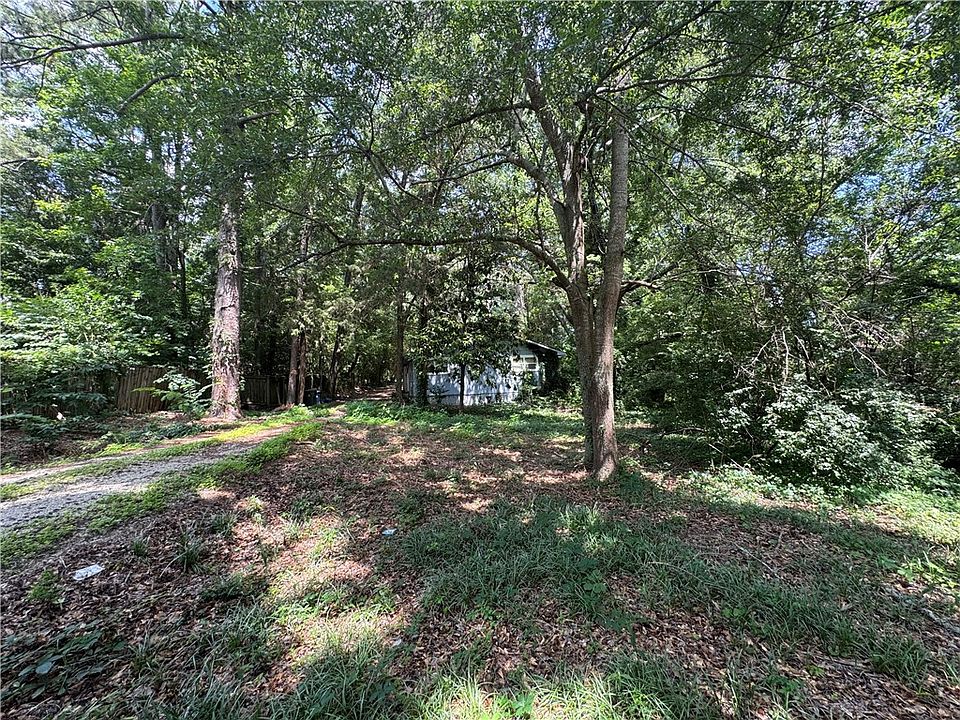 2nd image of 215 S Brookwood Dr
