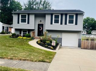 1220 Shadowlawn Dr, Ravenna, OH 44266