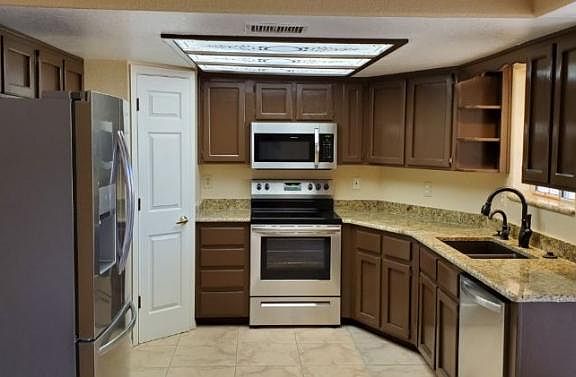 3rd image of 3711 Breakwater Dr