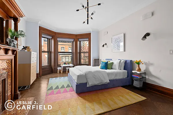 Sold by Leslie J. Garfield | media 16