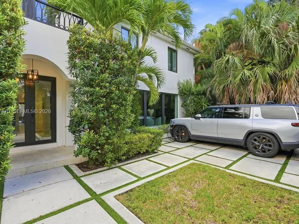 2225 Meridian Ave, Miami, FL 33139
