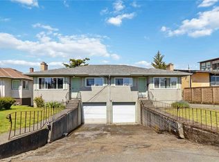 1020/1022 Craigflower Rd, Esquimalt, BC V9A2Y1