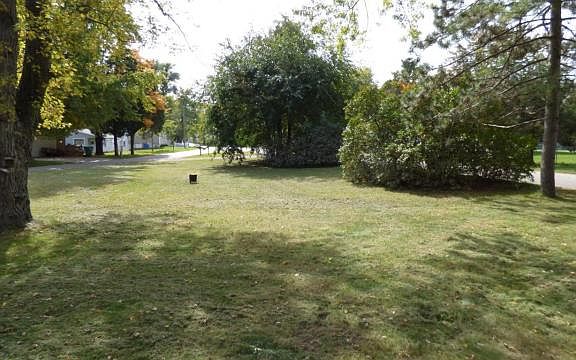 5th image of 52678 Lake Shore Dr