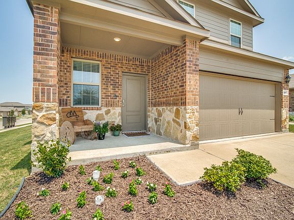 3rd image of 801 Sunrise Ln
