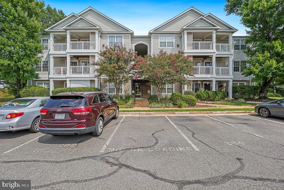 Stratford Condo — Photo 1