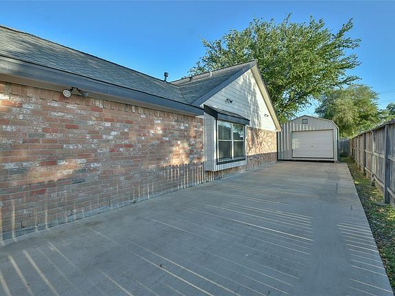 3rd image of 2018 Whitebriar Dr