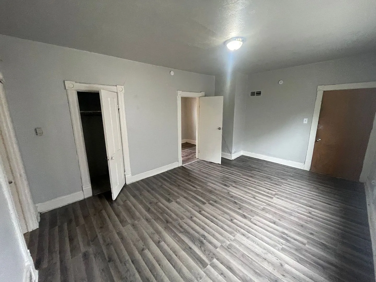 2421 S 5th Pl. - 4 Unit — Photo 2