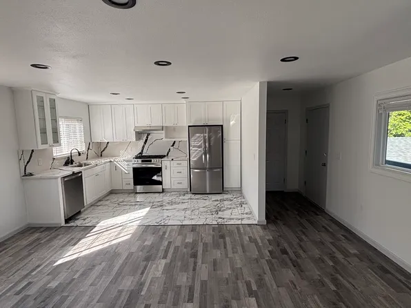 1035 Adams St APT 4, Redwood City, CA 94061