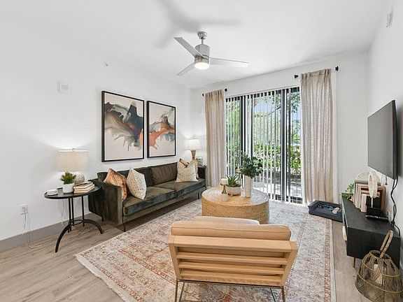 3rd image of 5205 Congress Ave #327